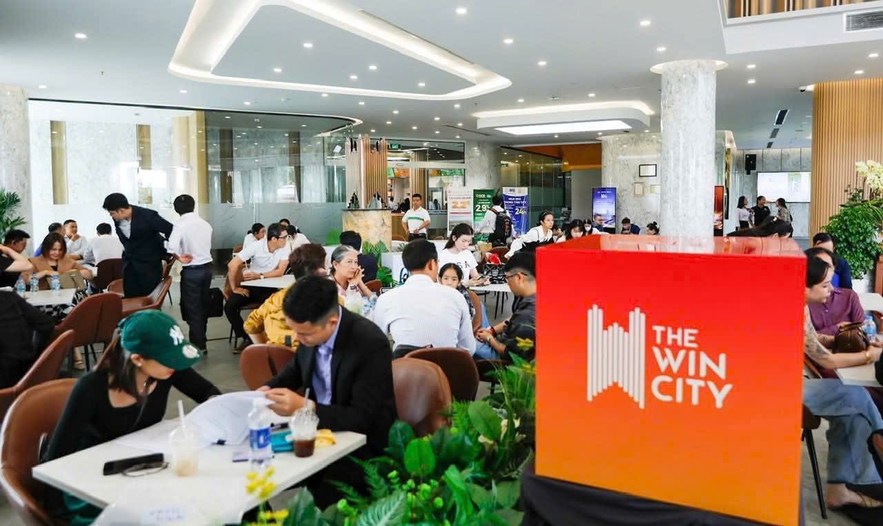 Hồ bơi The Win City